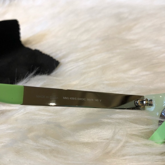 NWOT w/case Marc by Marc Jacobs Striped Sunglasses - Picture 8 of 8